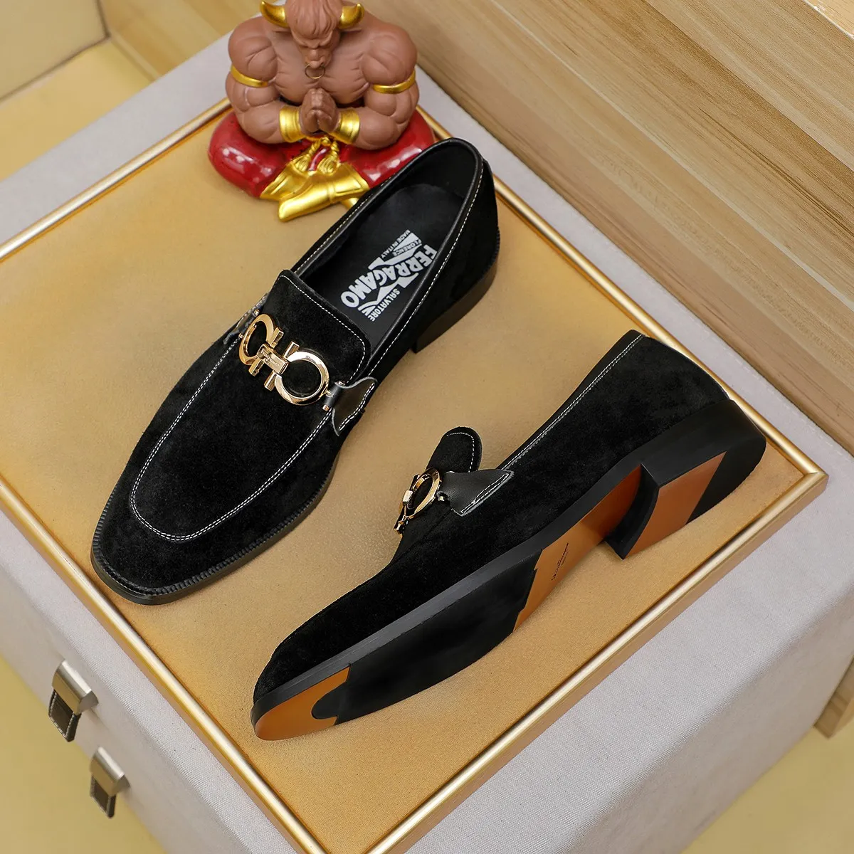 Men's shoes💰420🔥Ferragamo new men's formal shoes🇨🇳Official website original 1:1 mold opening, original quality💯Fine workmanship, high-end luxury shoes☘ The surface is made of imported Italian first-layer cowhide🌴🐑Leather lining🍓Rubber wear-resistant and non-slip outsole, breathable and comfortable to wear🍍The first choice for high-grade men, size 39-45 (38.46. Can be customized)